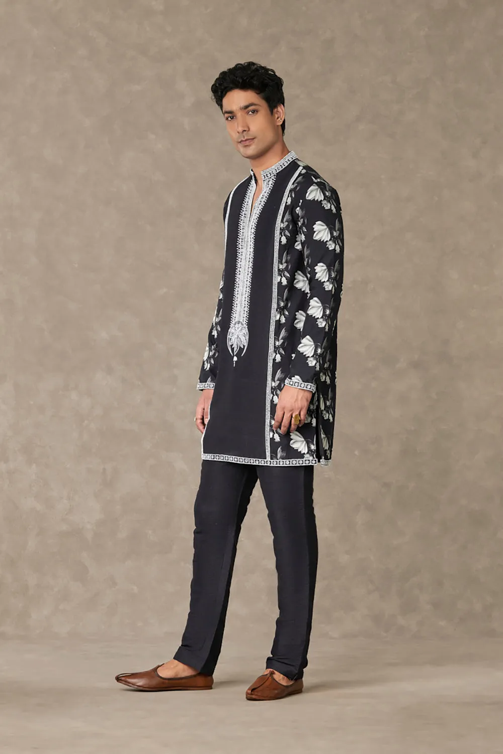 Black Chaand Kurta Sets