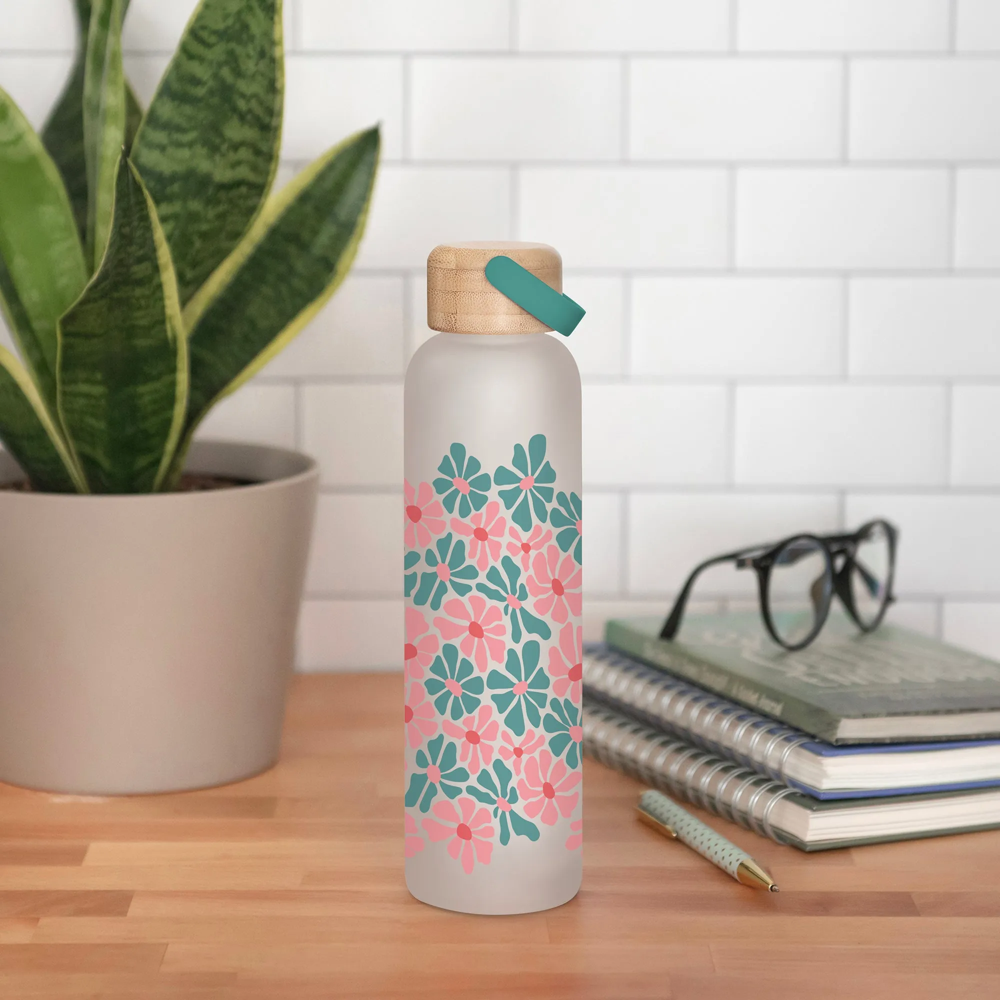 Daisy Maze Glass Water Bottle with Bamboo Lid