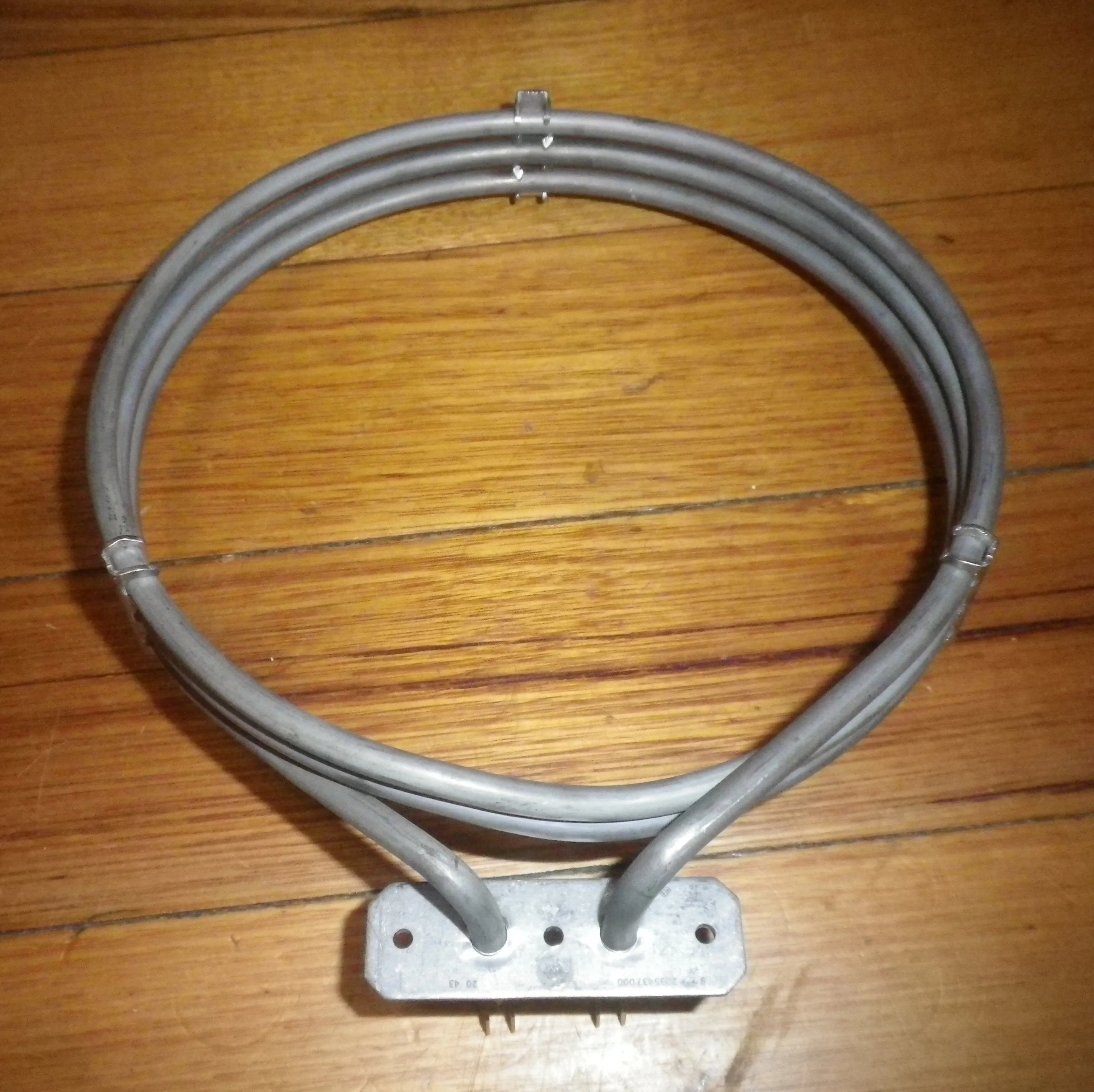 Delonghi 2500Watt 3 Loop Fan Oven Element # IM71-01, 10804, DL062057004