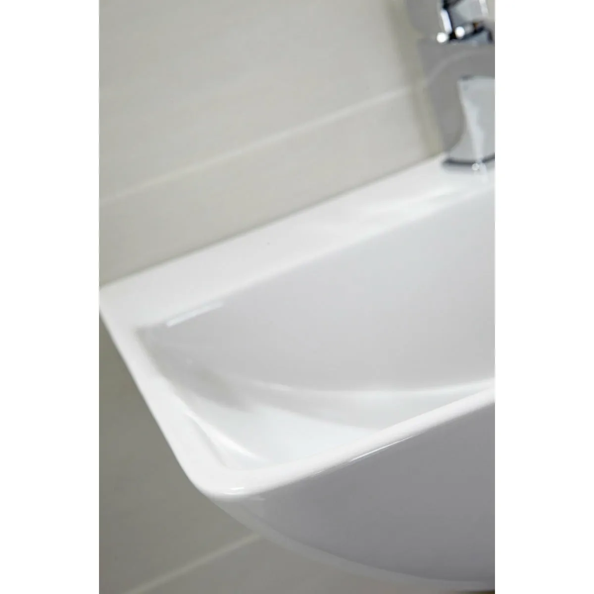 Frontline White Summit 600mm Full Pedestal Basin