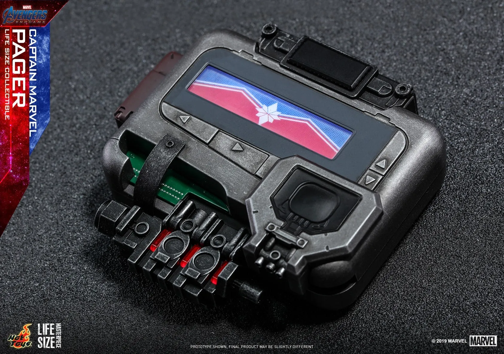 Hot Toys - LMS009 - Avengers: Endgame - Captain Marvel Pager Life-Size Collectible