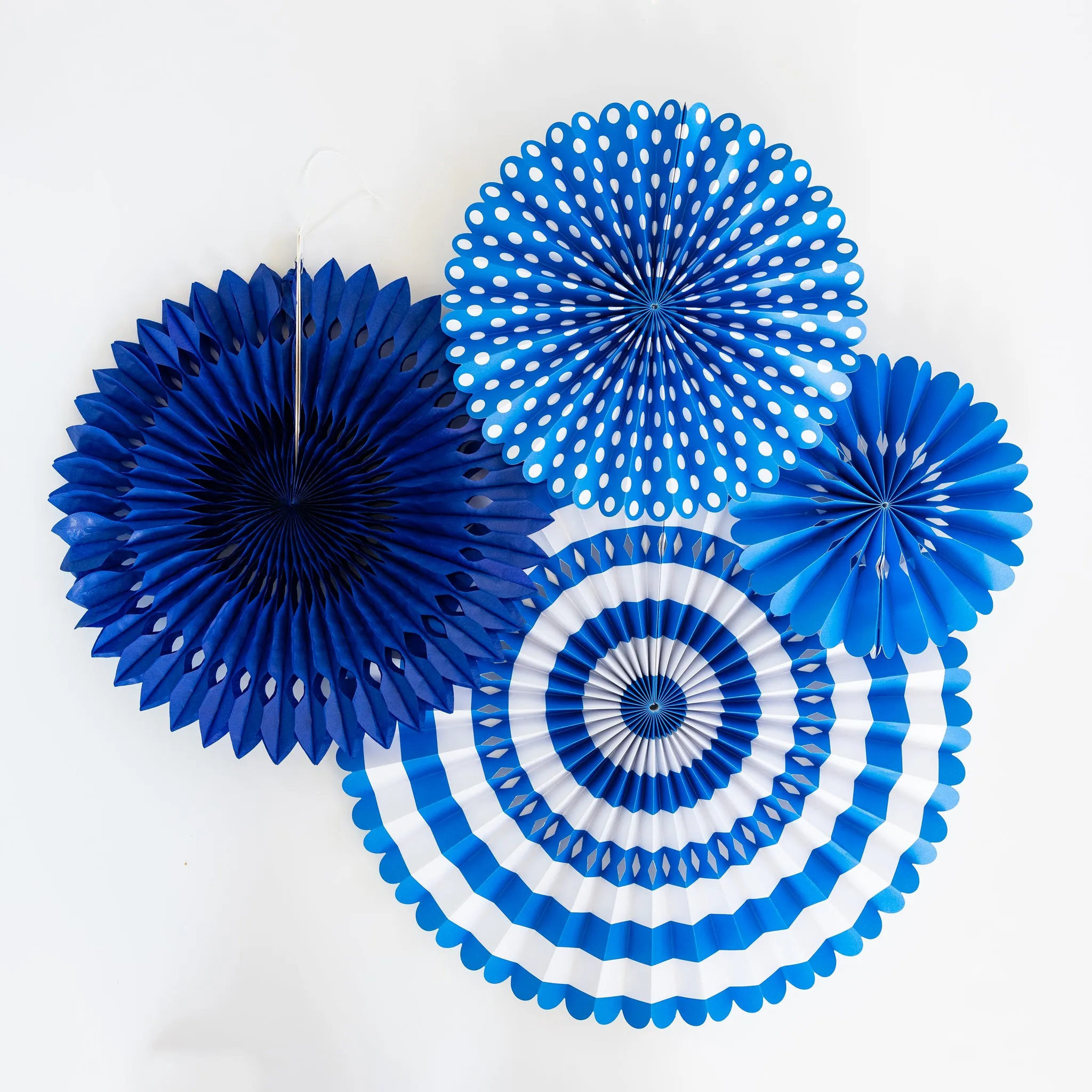 PLFN04 - Blue and White Party Fan Set