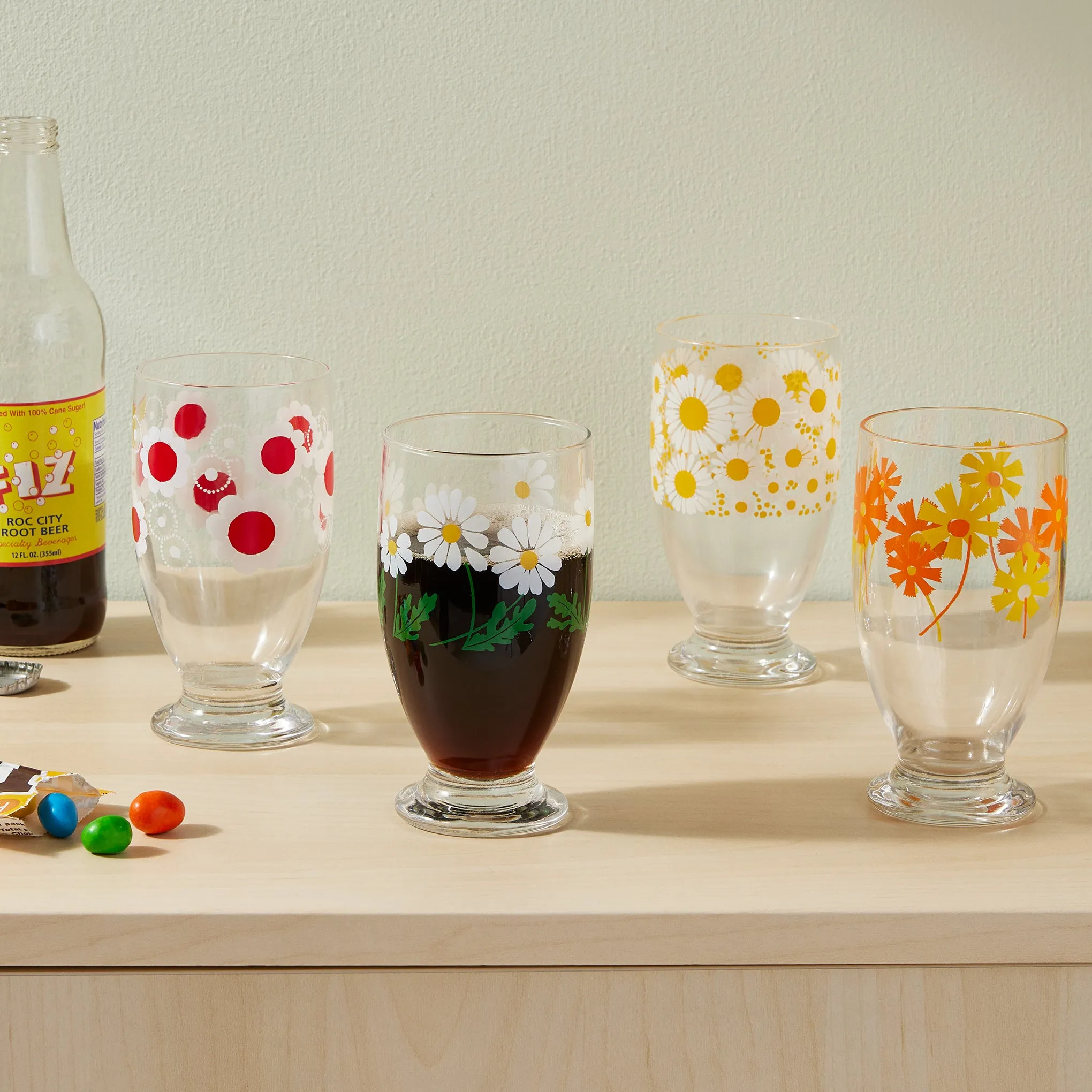 Retro Footed Glass Cup - Growing Daisies