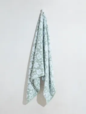 Westside Home Green Floral Bath Towel