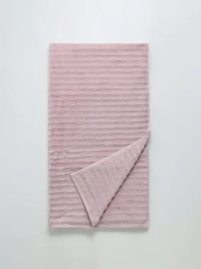 Westside Home Light Pink Self-Striped Bath Towel